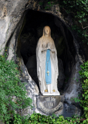 Soubirous Statua della Vergine a Lourdes